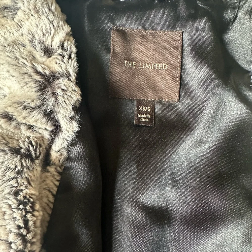 The Limited Faux Fur Super Soft‎ Open Front Vest in Black and Tan Size x Small - Picture 2 of 8